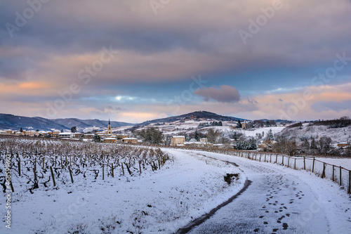 Schilderij op canvas Village of Denice and landscape of Beaujolais under the snow