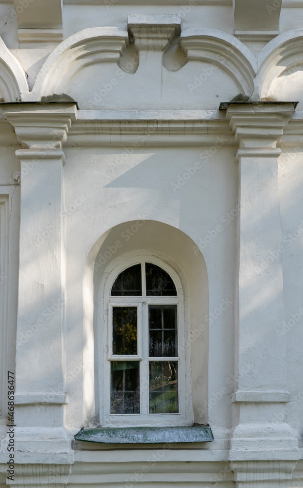 Fototapeta premium Ancient windows of the Transfiguration Cathedral in the city of Chernigov. The temple was founded in 1679 and was built with elements of Ukrainian baroque and early classicism