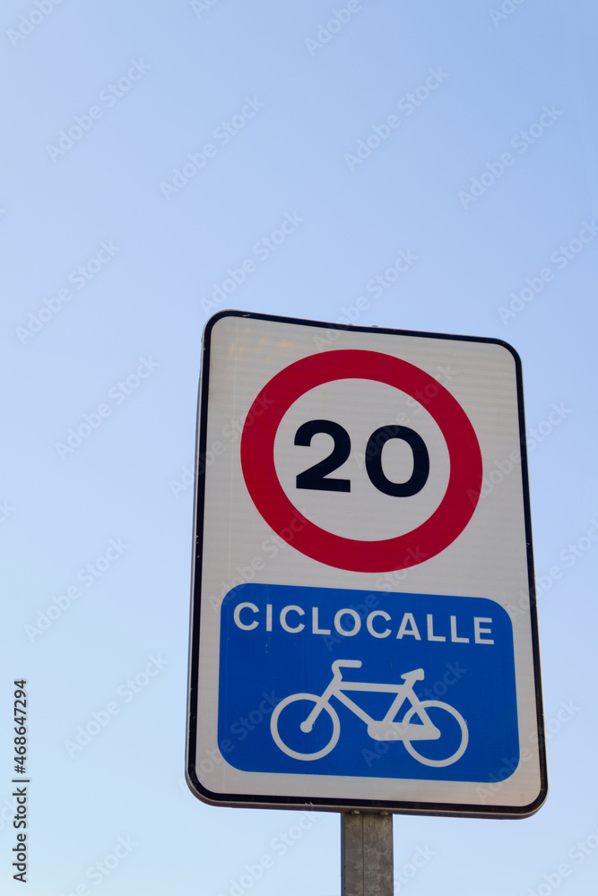 Traffic sign that indicates the circulation of bicycles and cars on the same road Traffic sign that indicates the circulation of bicycles and cars on the same road