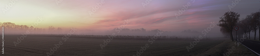 Sonnenaufgang im Nebel