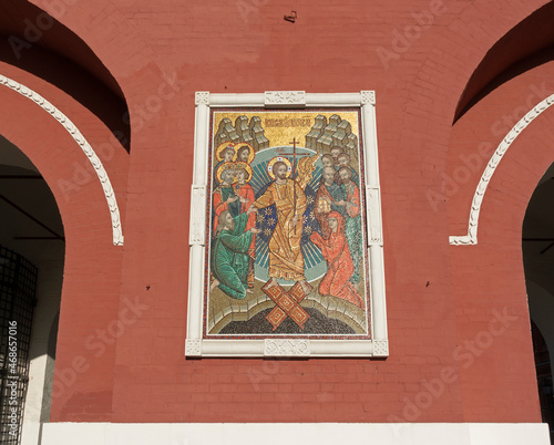 The Resurrection of Christ, a mosaic icon on the wall of the Resurrection Gate of Kitay-Gorod in Moscow.