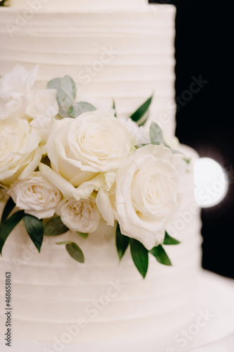 White roses in wedding cake