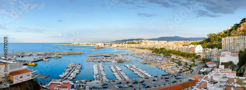 Ville plage et port de Blanes en Espagne