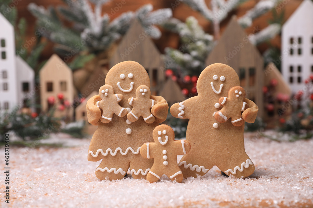 Adorable GingerBread Mom Dad and Children Having a Merry Christmas Adorable GingerBread Mom Dad and Children Having a Merry Christmas