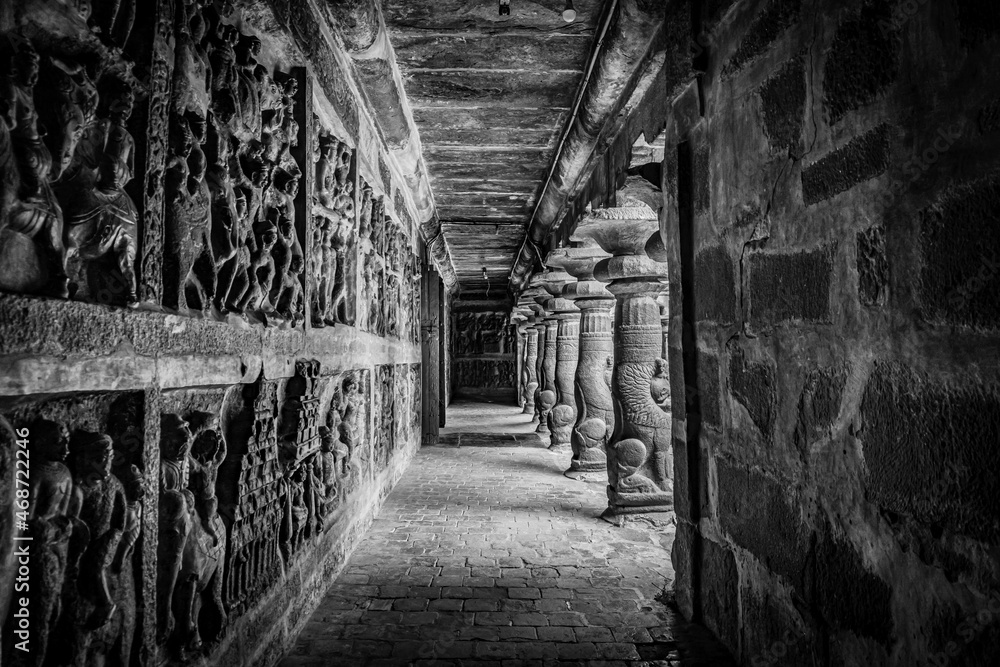 Thiru Parameswara Vinnagaram or Vaikunta Perumal Temple is a temple dedicated to Vishnu, located in Kanchipuram in the South Indian state of Tamil Nadu - One of the best archeological sites in India Thiru Parameswara Vinnagaram or Vaikunta Perumal Temple is a temple dedicated to Vishnu, located in Kanchipuram in the South Indian state of Tamil Nadu - One of the best archeological sites in India