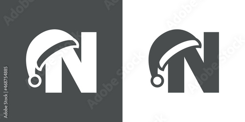 Logotipo con letra inicial N con silueta de sombrero de Papá Noel en fondo gris y fondo blanco, para su uso en invitaciones y tarjetas de felicitación