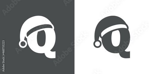 Logotipo con letra inicial Q con silueta de sombrero de Papá Noel en fondo gris y fondo blanco, para su uso en invitaciones y tarjetas de felicitación