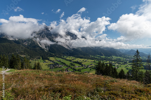 Alpenpanorama / Talblick - Tal in Österreich