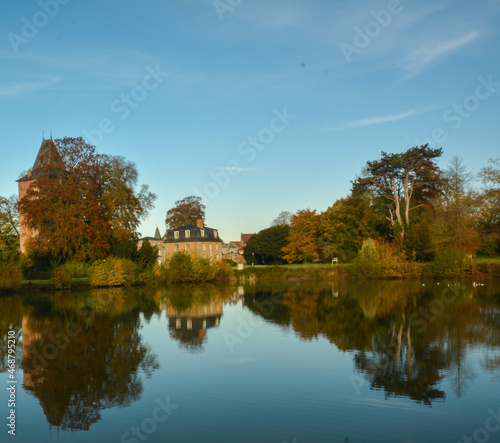 Beautiful view of Enghien park © James Goldfinch