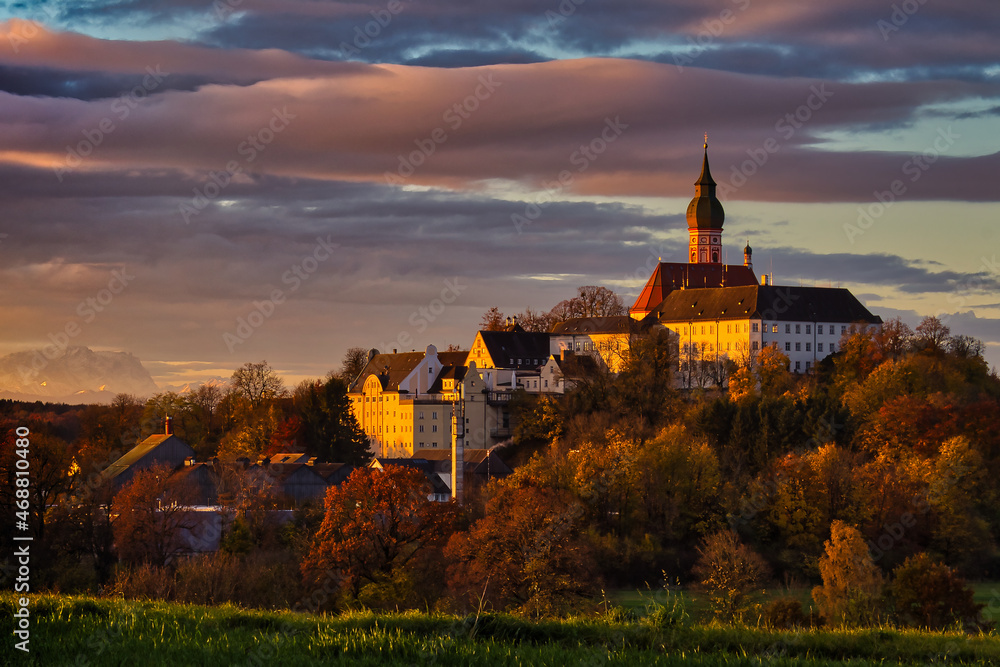 Naklejka premium Kloster Andechs mit Zugspitze