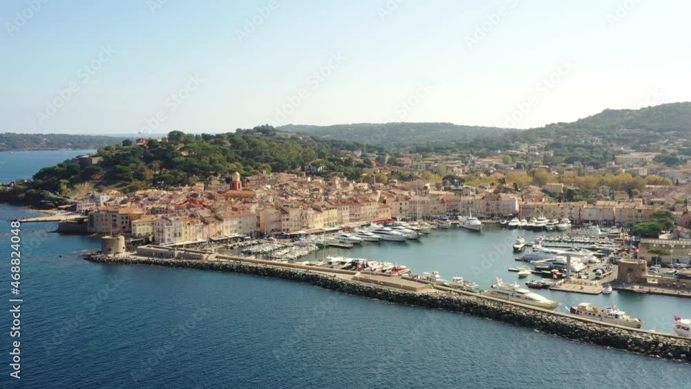 survol de Saint-Tropez sur la french Riviera dans le Var, sud de la France survol de Saint-Tropez sur la french Riviera dans le Var, sud de la France