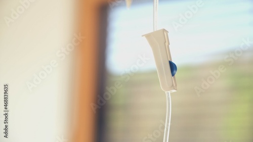 Billede på lærred Caucasian Male Nurse in Blue Latex Gloves and Hygienic Face Mask Regulating Medi