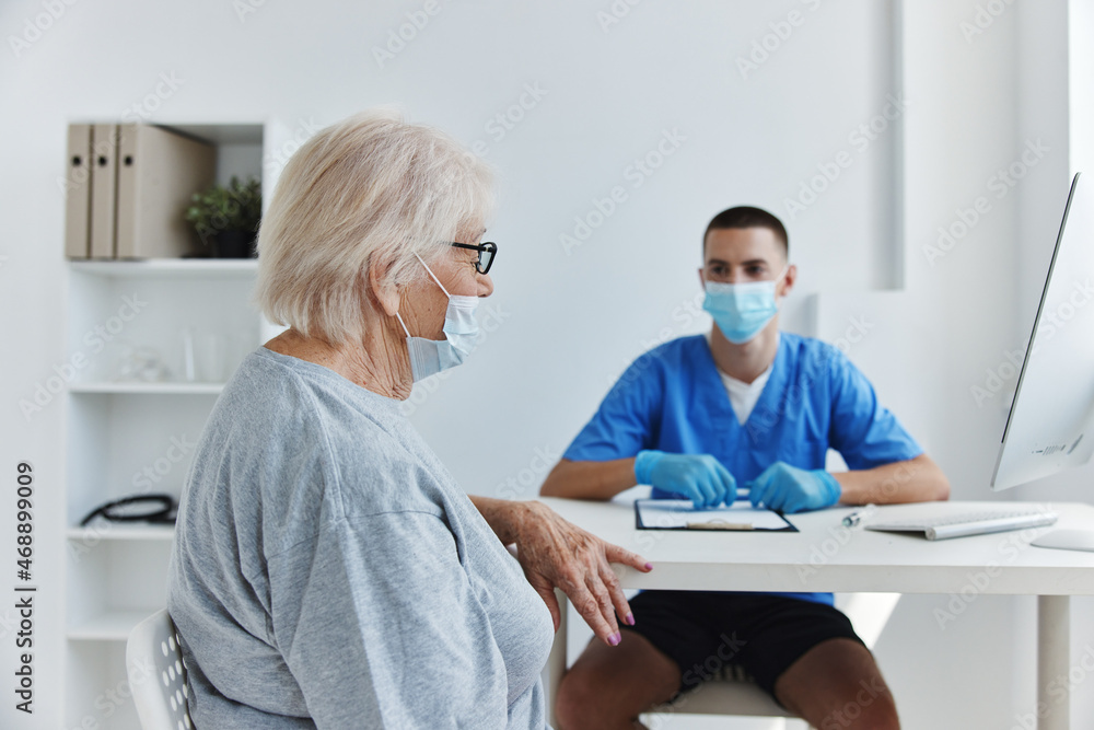 Fototapeta premium elderly patient hospital examination checkup