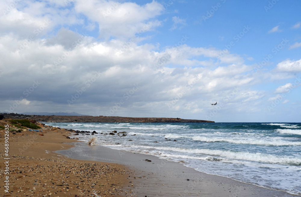 Le golfe et la plage de Kartéros à Amnissos près d'Héraklion en Crète Le golfe et la plage de Kartéros à Amnissos près d'Héraklion en Crète