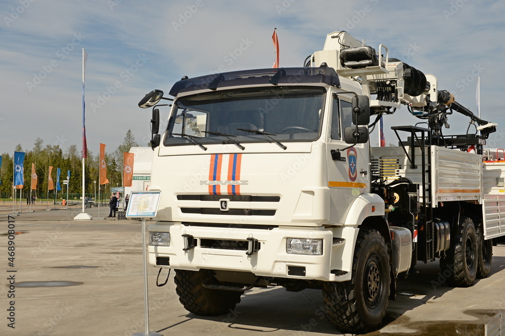 Emergency rescue vehicle of the Ministry of Emergency Situations of Russia on the KAMAZ chassis in the Military-patriotic Park of Culture and Recreation Emergency rescue vehicle of the Ministry of Emergency Situations of Russia on the KAMAZ chassis in the Military-patriotic Park of Culture and Recreation