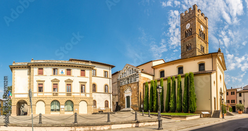 Fototapeta Naklejka Na Ścianę i Meble -  View at the Church of Saint Jacob with Town hall building in the streets of Altopascio - Italy