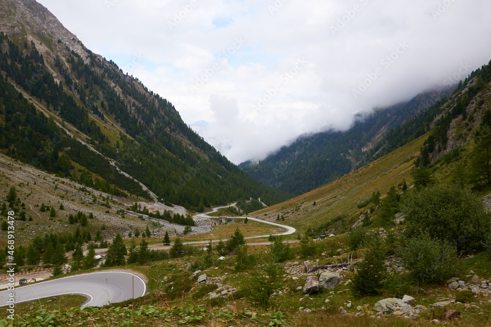 Auf dem Umbrailpass zwischen der Schweiz und Italien Auf dem Umbrailpass zwischen der Schweiz und Italien