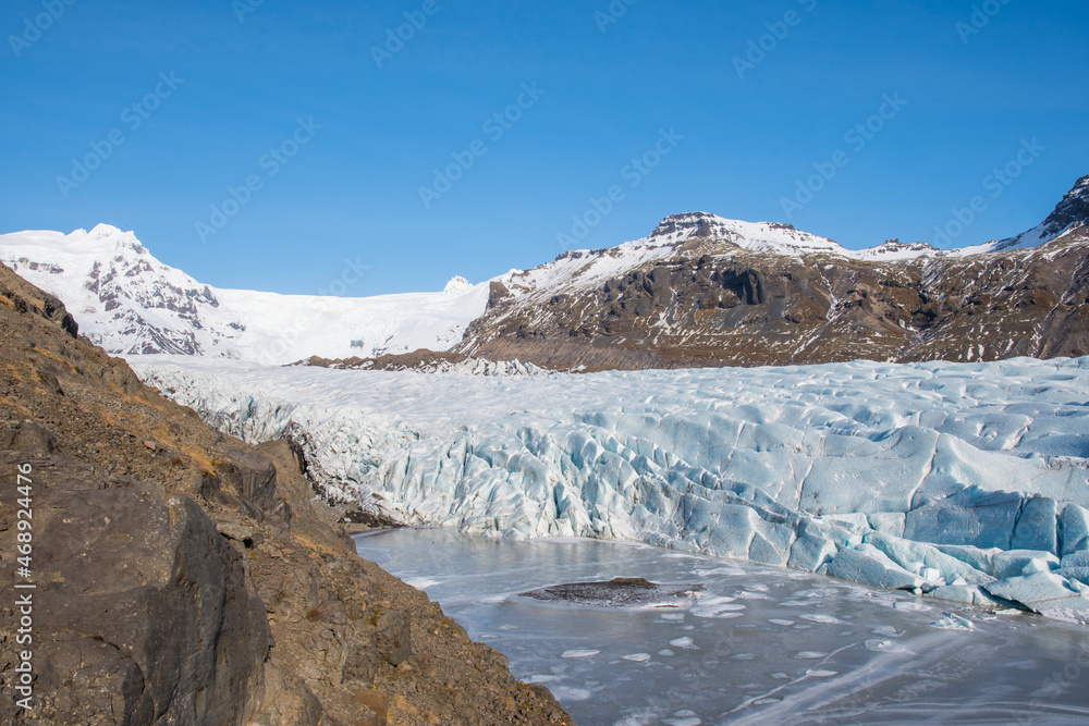 View over Svinafellsjokull glacier in Vatnajokull national park in Iceland