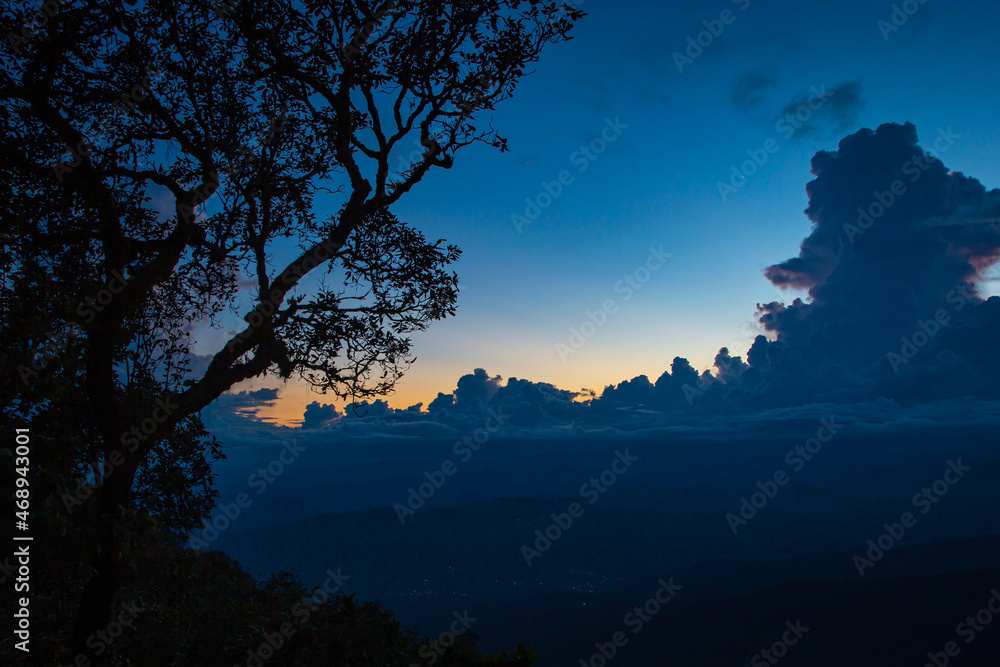 Fototapeta premium Beautiful and colorful sunset blue