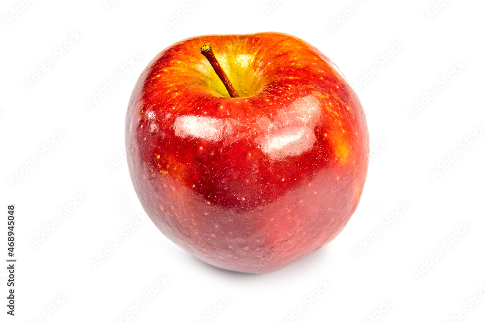 Pommes fraîches mûres juteuses rouges isolés sur fond blanc Pommes fraîches mûres juteuses rouges isolés sur fond blanc