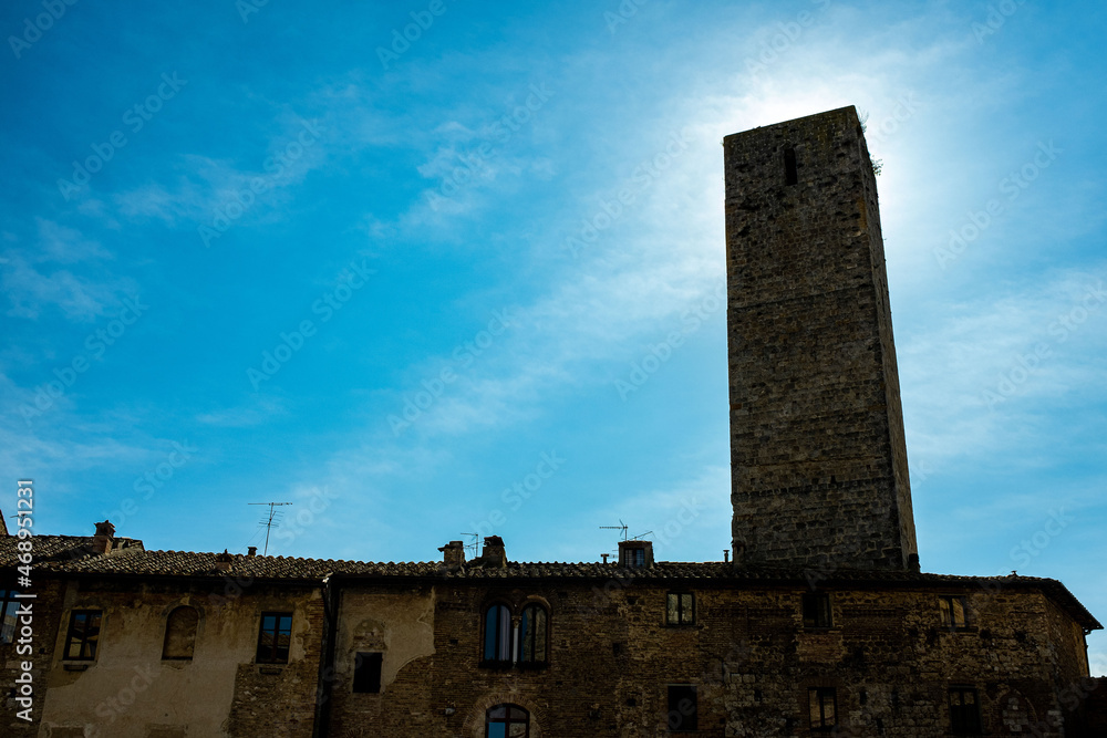 Silhouette a San Gimignano in Toscana