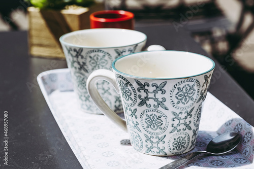 Deux tasses à café dégustation en céramique vintage photo