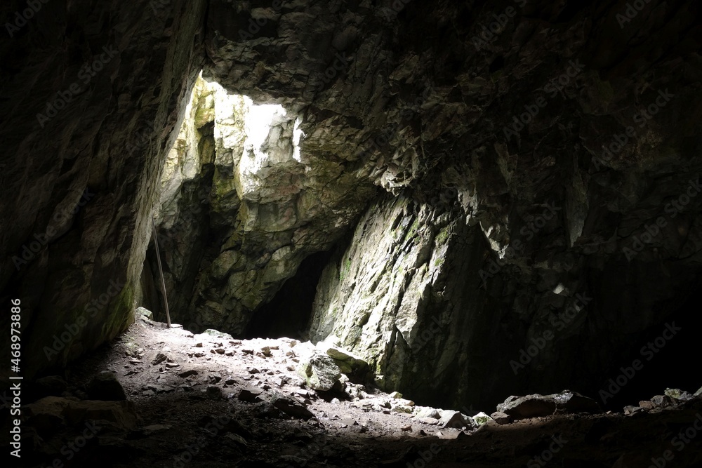 Zakopane, jaskinia Raptawicka. - obrazy, fototapety, plakaty 
