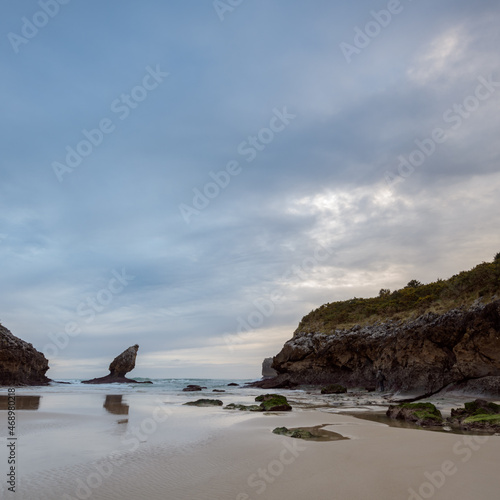 Playa de Buelna, cerca de la población de Llanes. Asturias. España. Europa