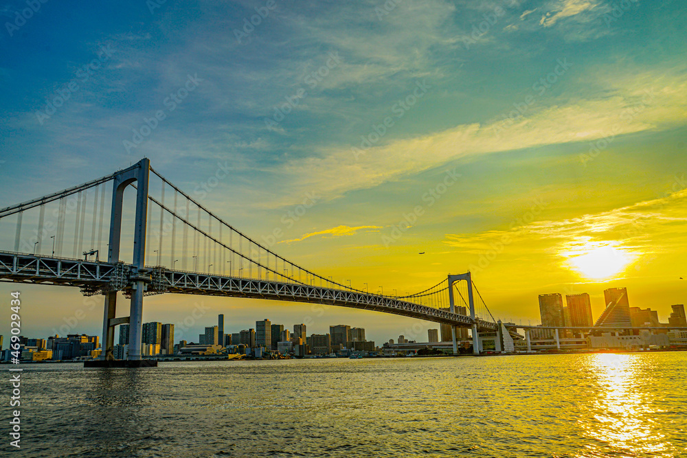 Fototapeta premium レインボーブリッジと東京の夕景