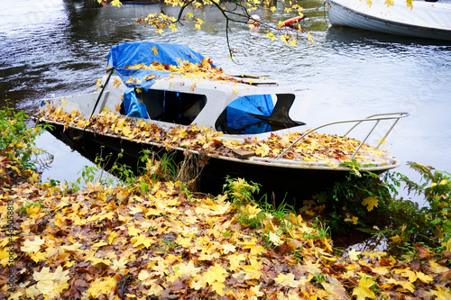 Εκτύπωση καμβά Old boats derelict on River Leven in Dumbarton