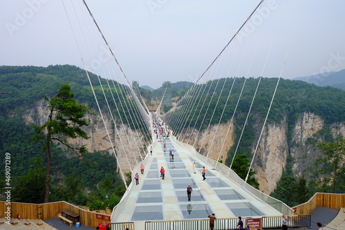 Zhangjiajie's National Forest Park The Grand Canyon of Zhangjiajie skywalk Glass-bottom Bridge