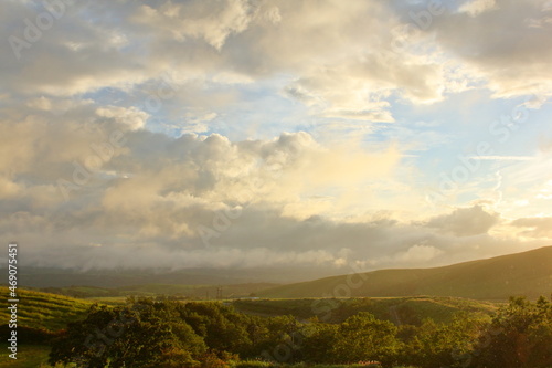 高原と雲