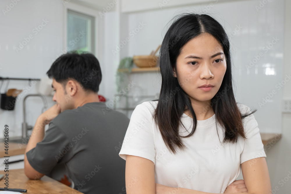 Asian couples have a relationship problem and get divorced. Asian couples have a relationship problem and get divorced.