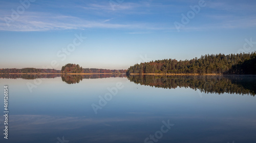 Fototapeta Naklejka Na Ścianę i Meble -  Herbst Spiegelung im See