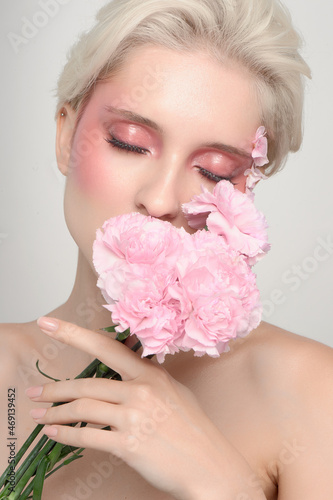 Face woman blonde hair naturalmake up, clear skin. Beauty portret photo