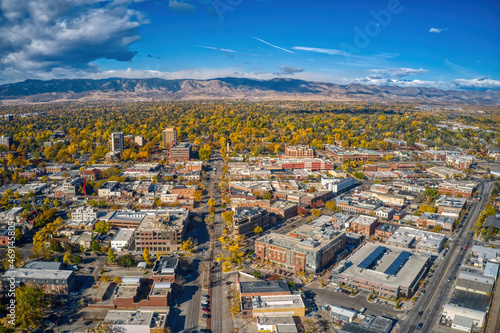 Aerial View of Downtown Fort Collins, Colorado in Autumn Fototapet