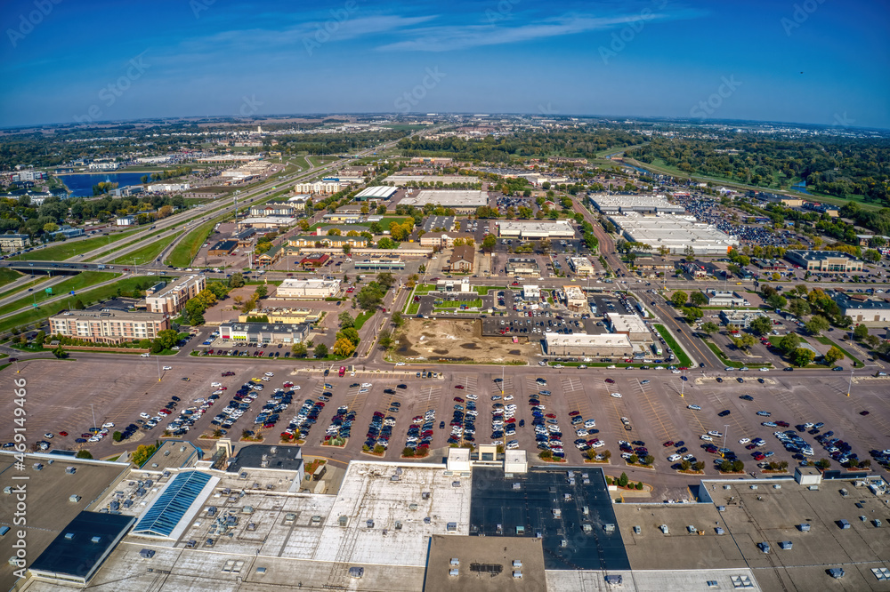 Fototapeta premium Aerial View of a Main Shopping District in Sioux Falls, South Dakota