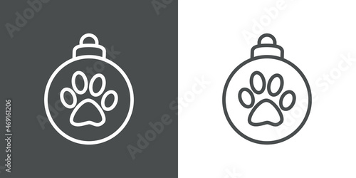 Decoración para árbol de navidad. Icono silueta de bola de navidad con pisada de gato o perro con líneas en fondo gris y fondo blanco