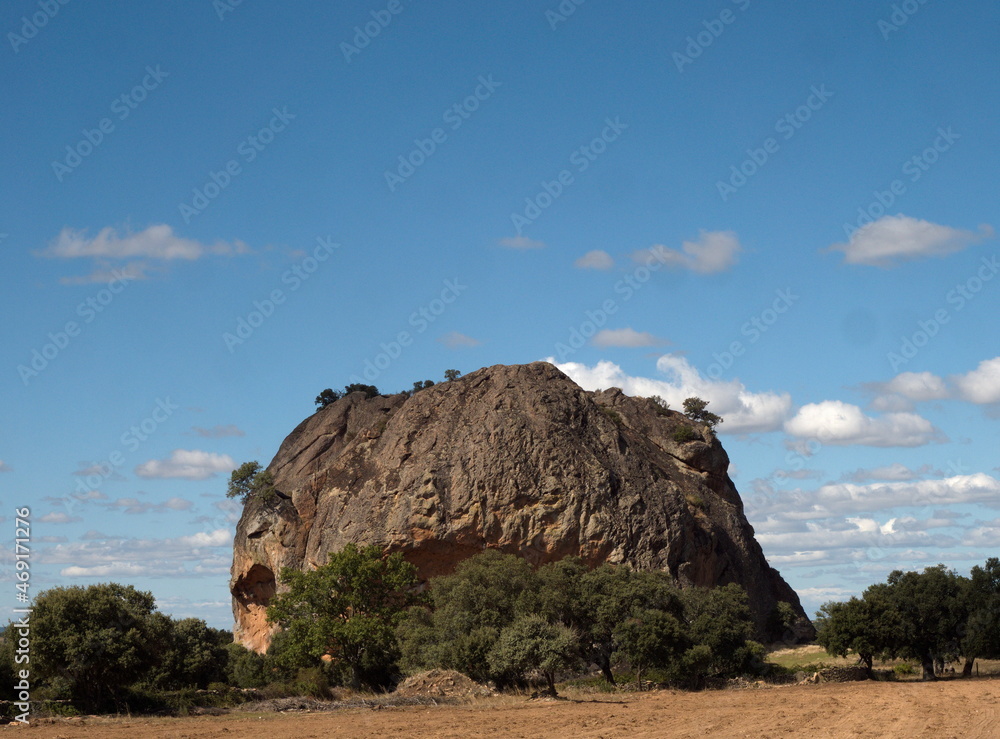 Pena Gorda, ein etwa 40 Meter hoher Granit- bzw. Syenitfelsen, ist die Hauptattraktion des Gebiets um die nordspanische Kleinstadt La Pena.