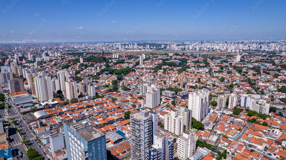 aerial view of houses and residential buildings in the Saúde district, São Paulo. Jabaquara Avenue