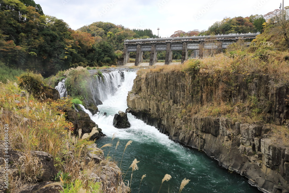 竹田ダムと復活した魚住の滝