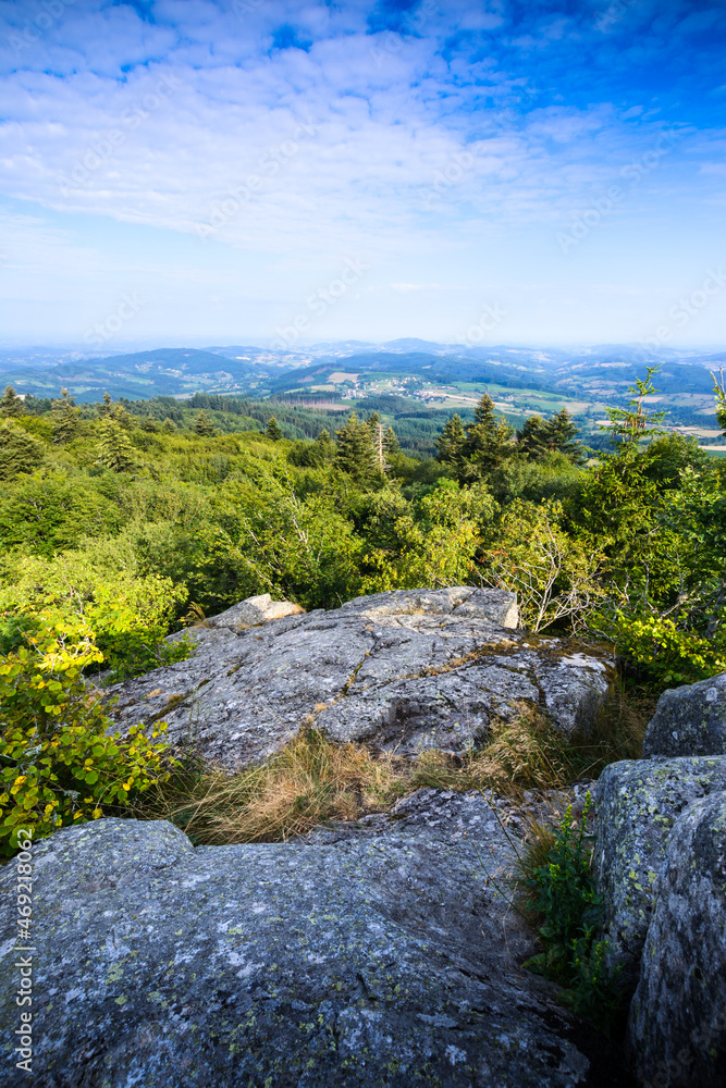 Vue panoramique depuis la Roche d'Ajoux, Beaujolais