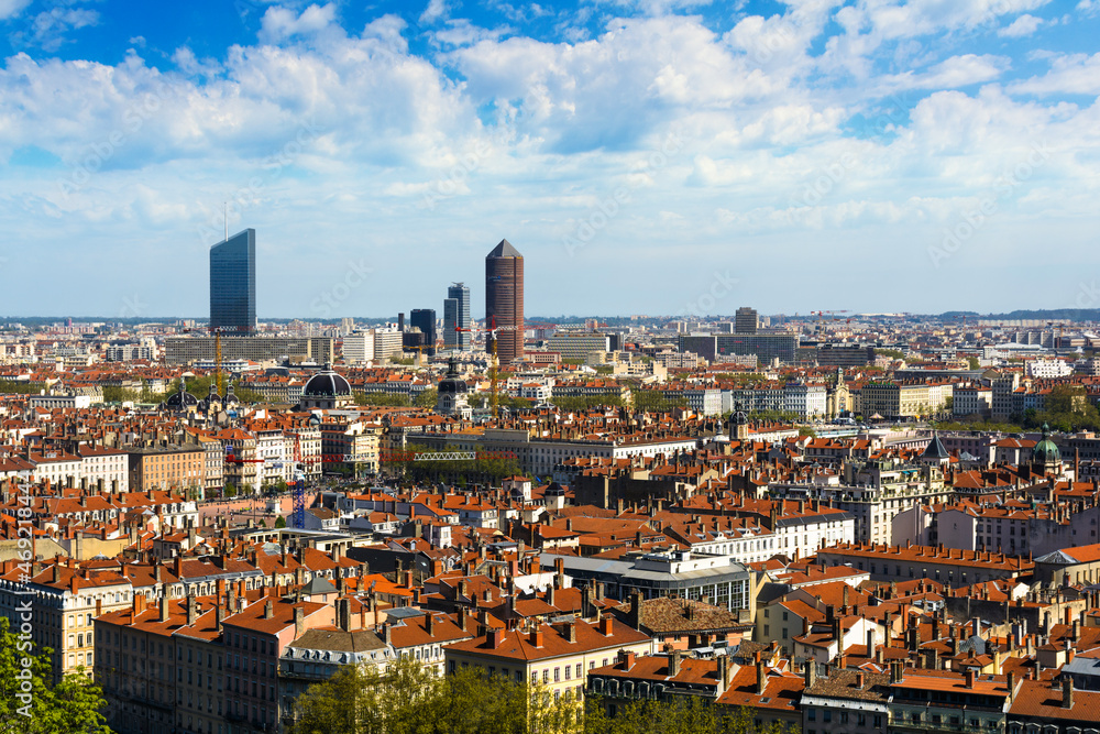 Obraz premium Buildings and rooftop of Lyon city