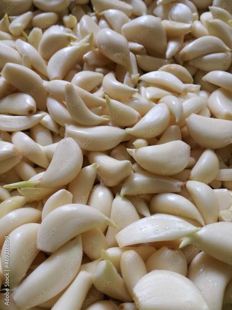 heap of peeled garlic cloves, Peeled garlic cloves. 4K heap of peeled garlic cloves, Peeled garlic cloves. 4K