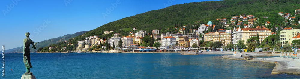 Blick auf Opatija, Seebad an der Kvarner-Bucht, Halbinsel Istrien, Kroatien, Europa, Panorama