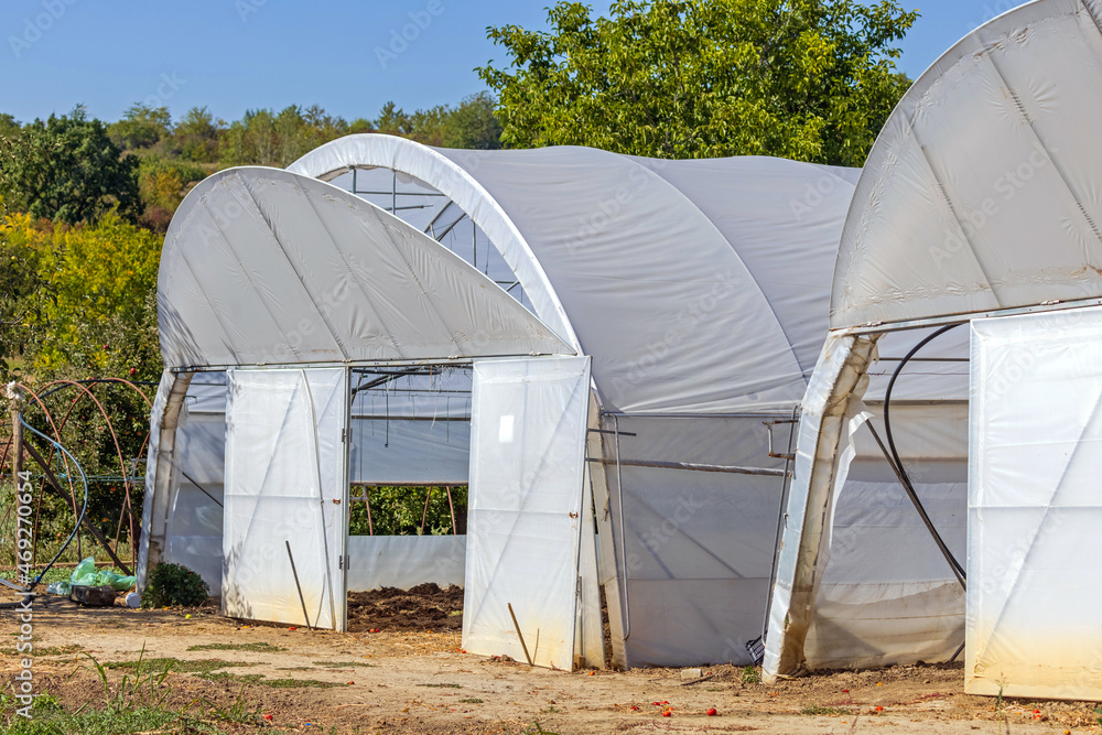 Open Poly Tunnels Open Poly Tunnels