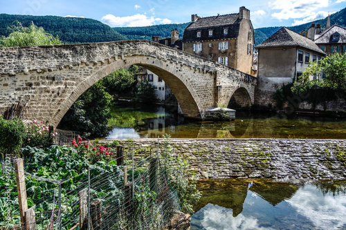 Mende Okzitanien Occitanie Lozère Languedoc Roussillon Pont Notre-Dame Flussansicht Brücke photo