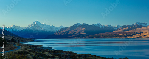 ニュージーランド カンタベリー地方にあるプカキ湖のビューポイントから望むマウント・クック