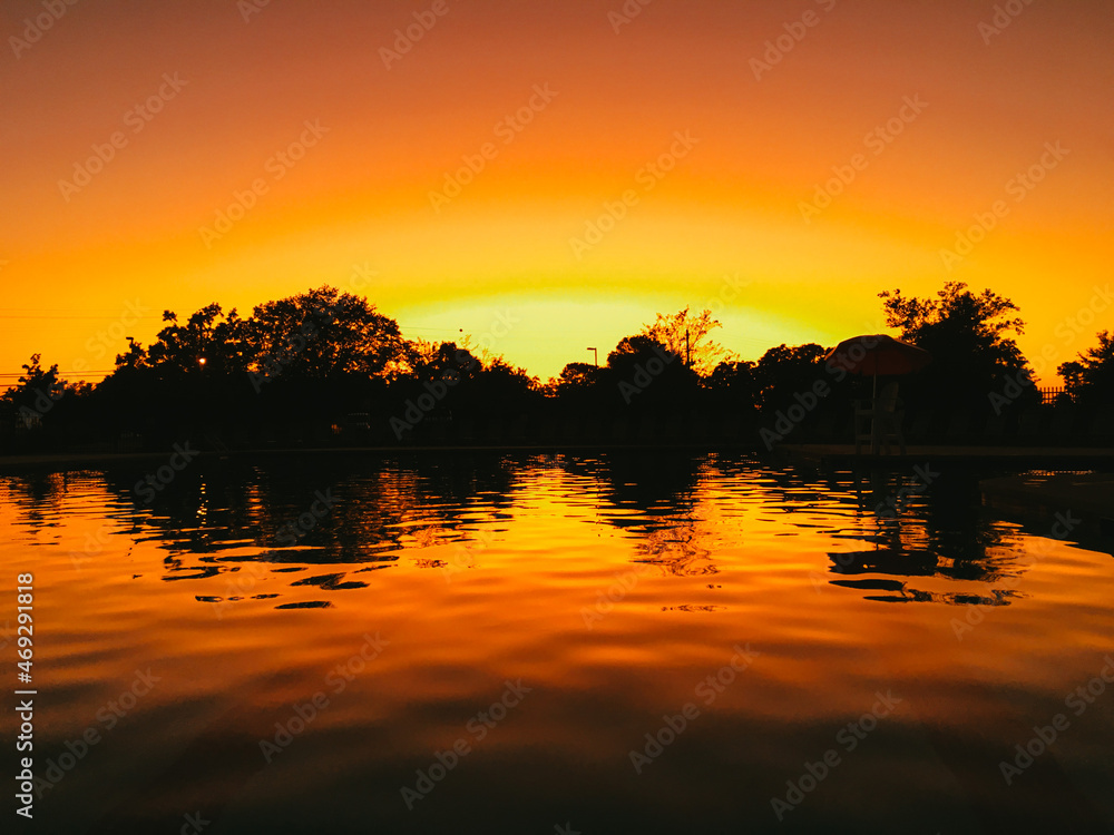 Obraz premium sunset over the river