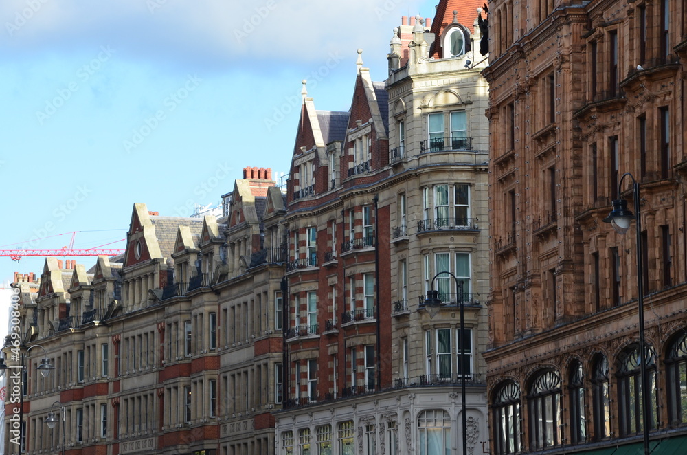 A stroll through the London boroughs of Kensington and Chelsea taken on a sunny Fall day